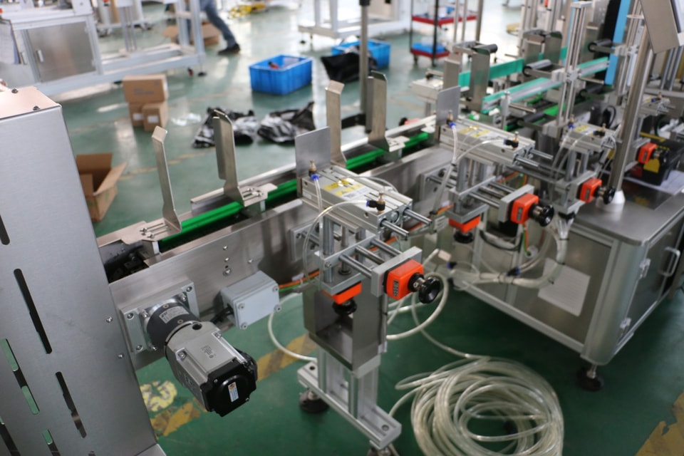 Wet wipes labeling machine (3).jpg
