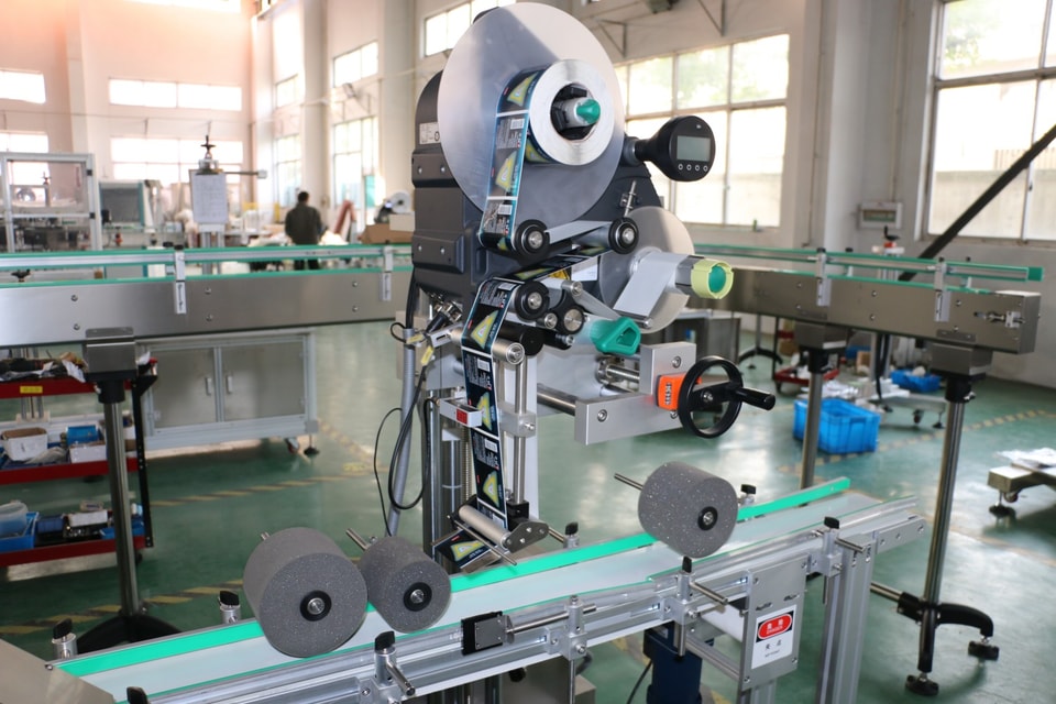Wet wipes labeling machine (5).jpg