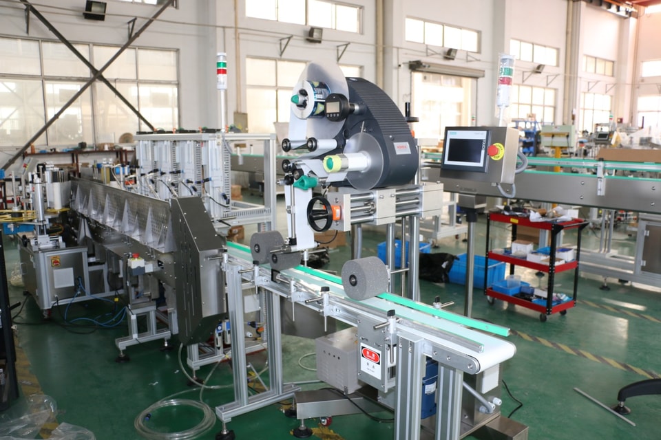 Wet wipes labeling machine (4).jpg