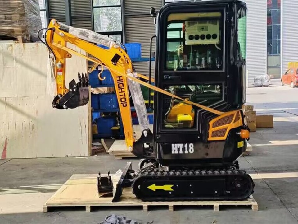 Мини-экскаватор HT18 отправлен в Германию