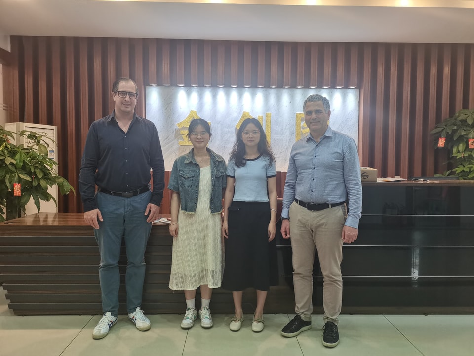 KINCOTO customer group photo 1