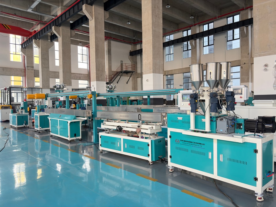 Detalhes do processamento da linha de extrusão de filamentos arco-íris SJ30