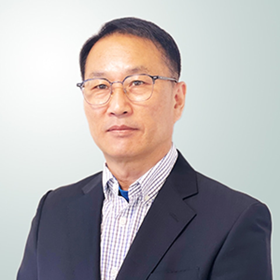 Ho Young Lee