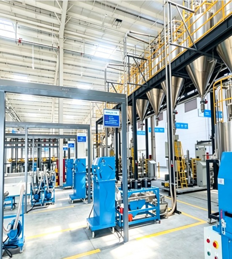 Negative-pressure homogenizing system and VOC removal silo