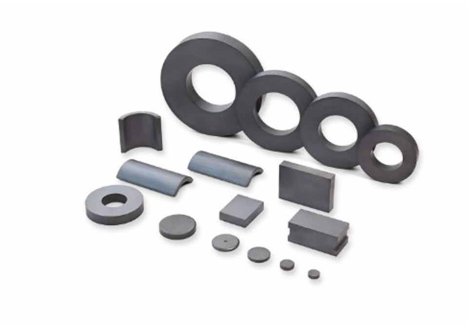 Sintered ferrite magnets