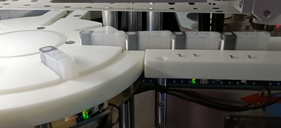 chemiluminescence-liquid-filling-and-sealing-line-03.png