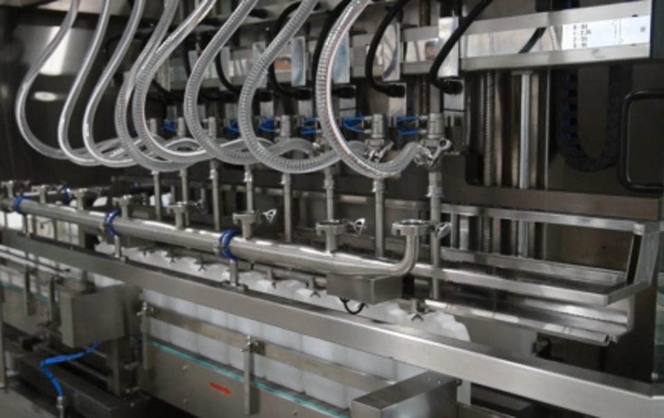square-bottle-liquid-filling-line-03.png