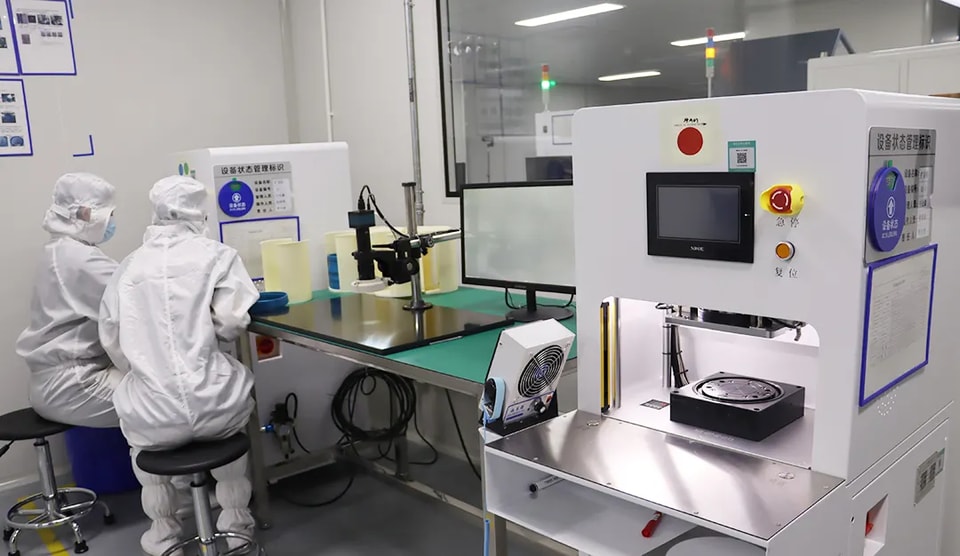 品質の新基準:GKC、COBディスプレイの色均一性を革新