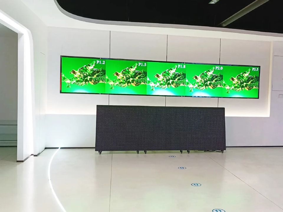 用途に合った画素ピッチのLEDディスプレイを選ぶ方法