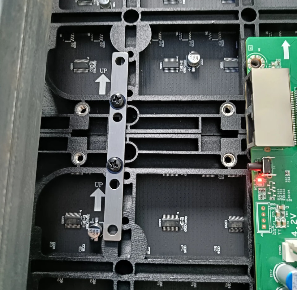 F4 Pro 屋内用固定LEDディスプレイ