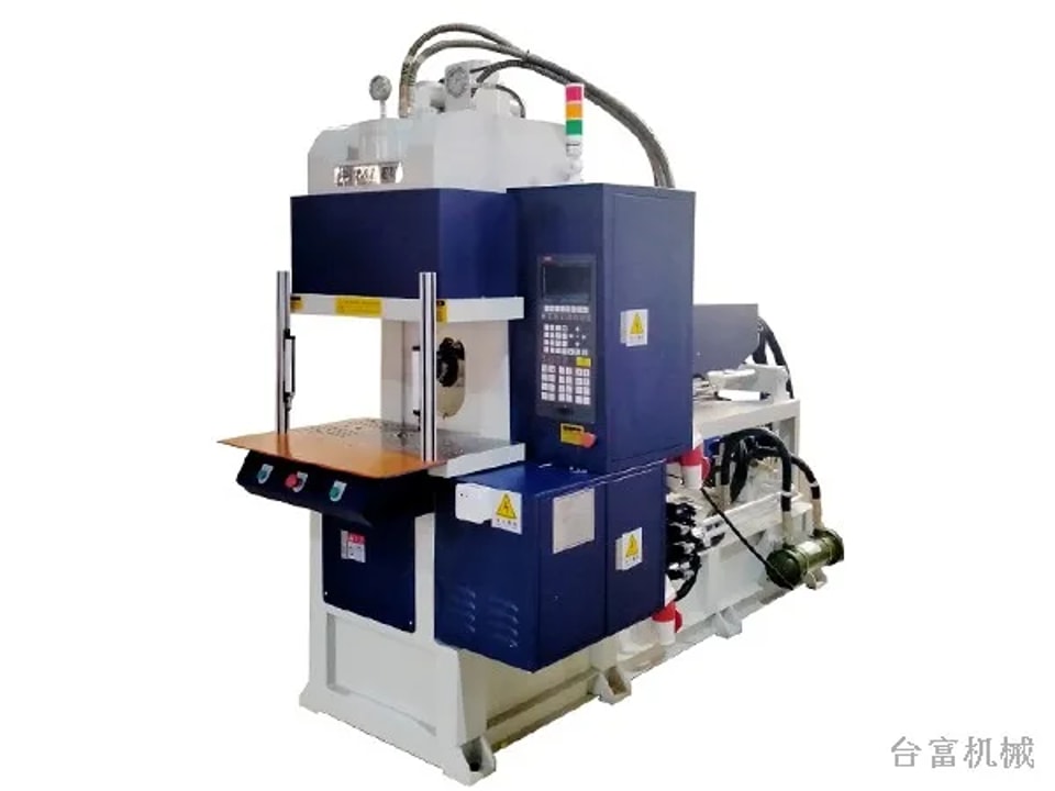 Injection Pressure and Holding Pressure in the Molding Cycle