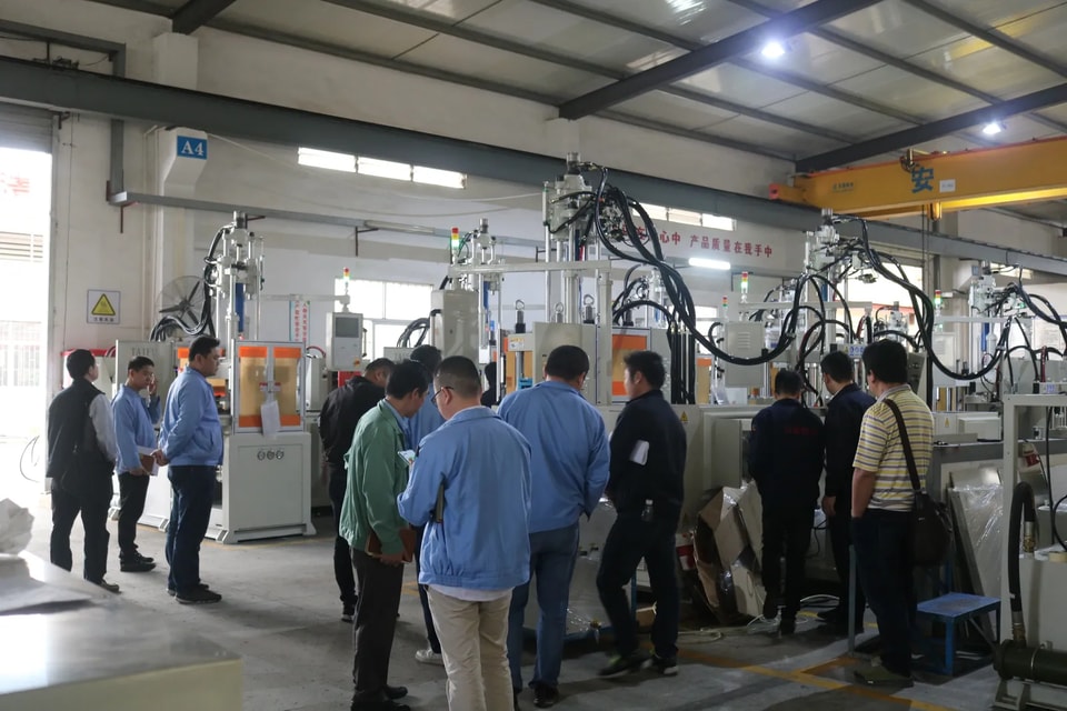 Customer visit on the shop floor