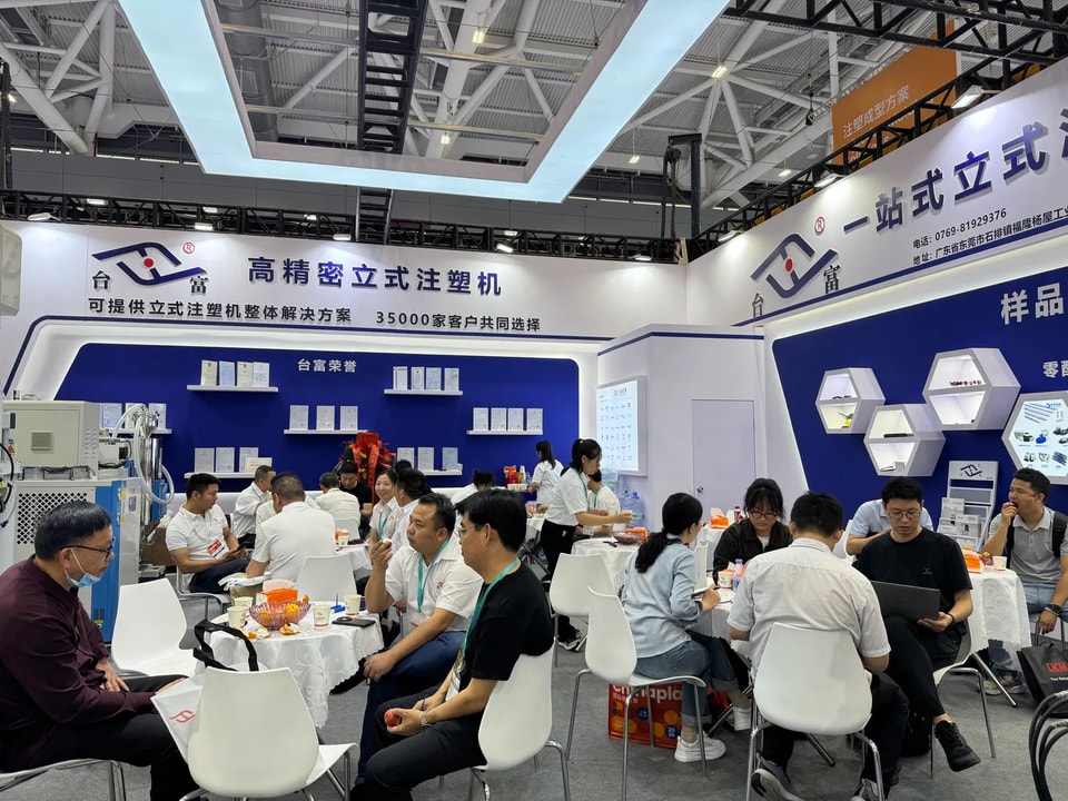 Visitors meeting the TAIFU team at our exhibition booth