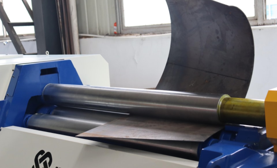 Tips and Experiences on Quickly Adjusting Parameters of a Four-Roll Plate Roller