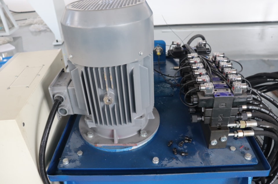 Does operating a profile bending machine require special training?