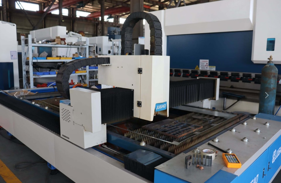 Laser Cutting Equipment vs Conventional Cutting Processes: Core Differences & Selection Guide