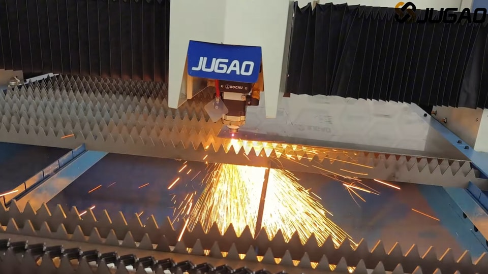 What Key Factors to Consider When Purchasing a Laser Cutting Machine