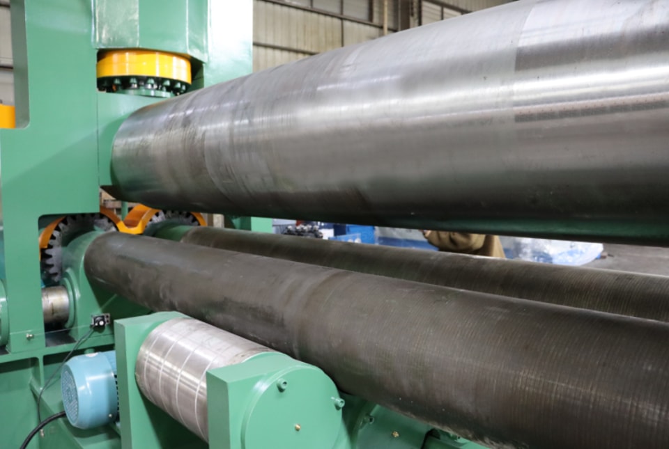 Selection and Operation of Universal Plate Rolling Machines with Upper Rollers