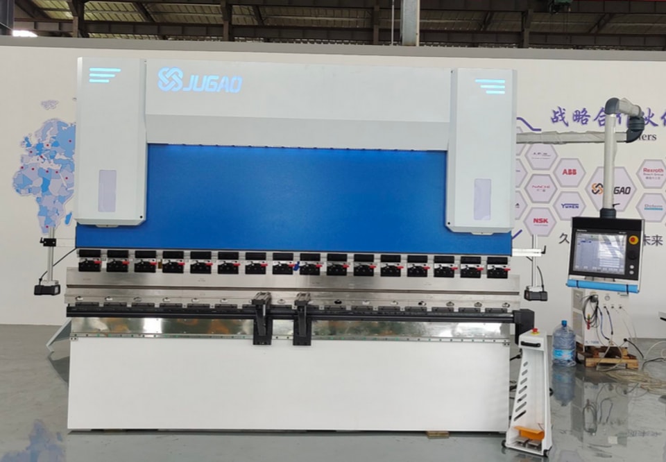 63TON/2500 hydraulic press brake with Delem 53T controller