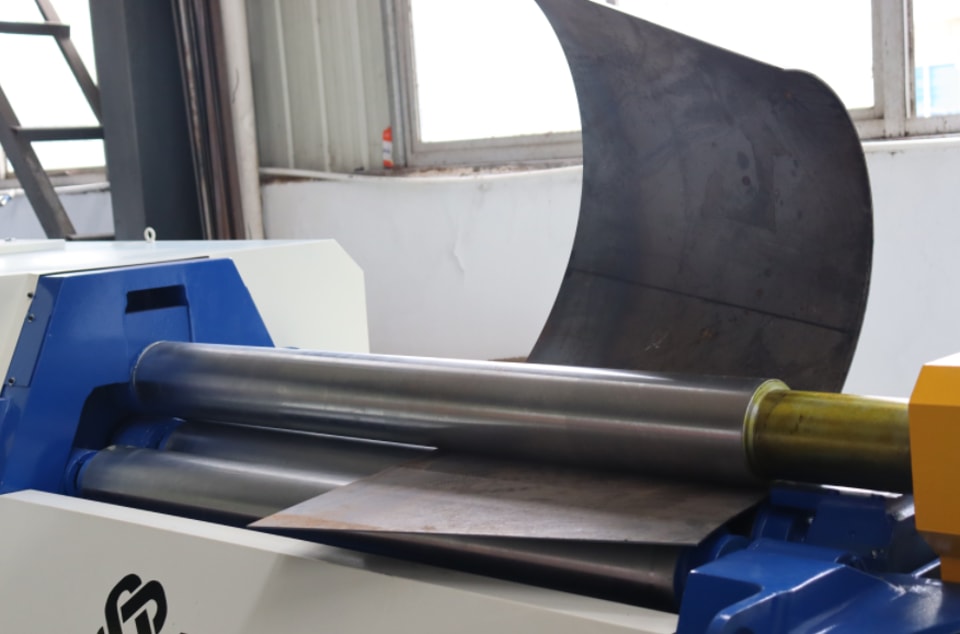 Correct Operating Procedures for a Horizontal Adjustable Plate Rolling Machine