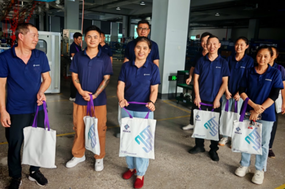 Zhejiang Jessica Carries Out Summer Cooling Care Activity for Employees