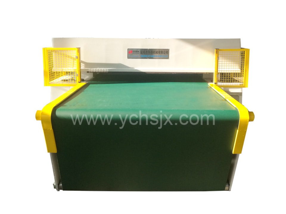 Automatic Cutting Machine with Resistant Onveryor Belt