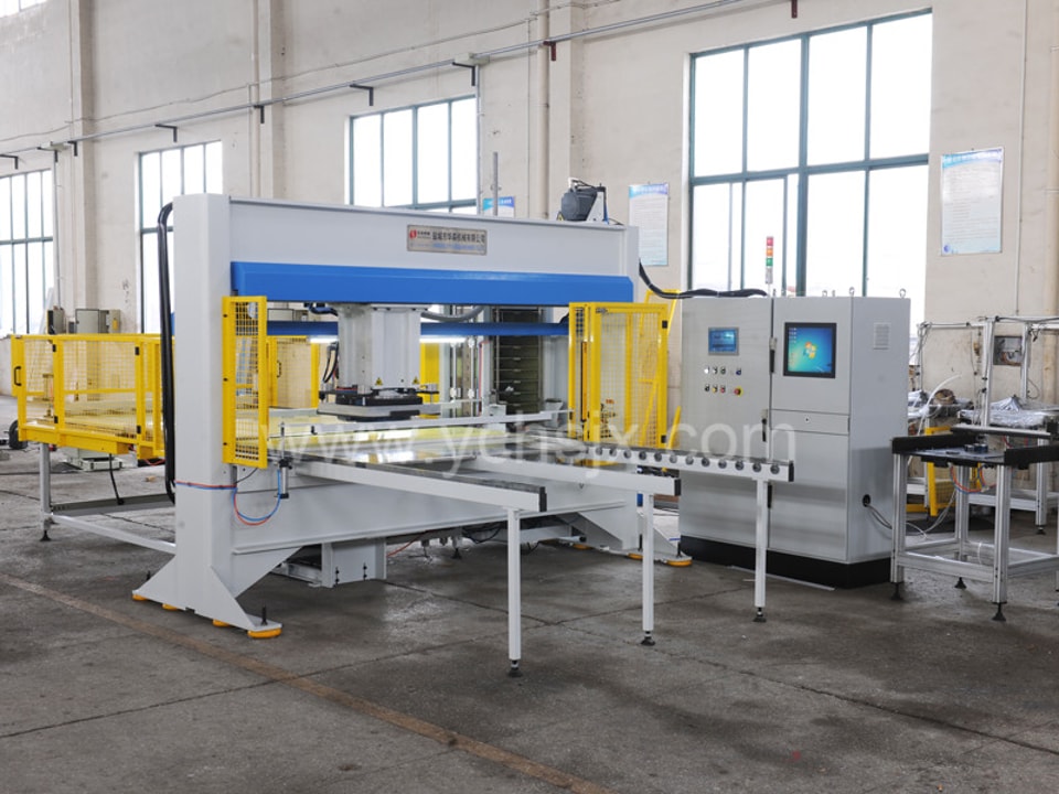 CNC Intelligent Hydraulic Die-Cutting Machine