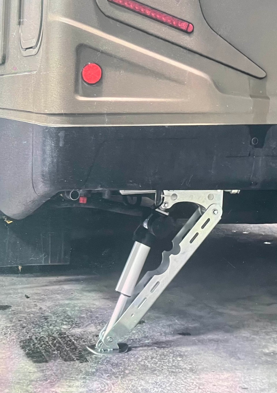 RV support leg actuator application
