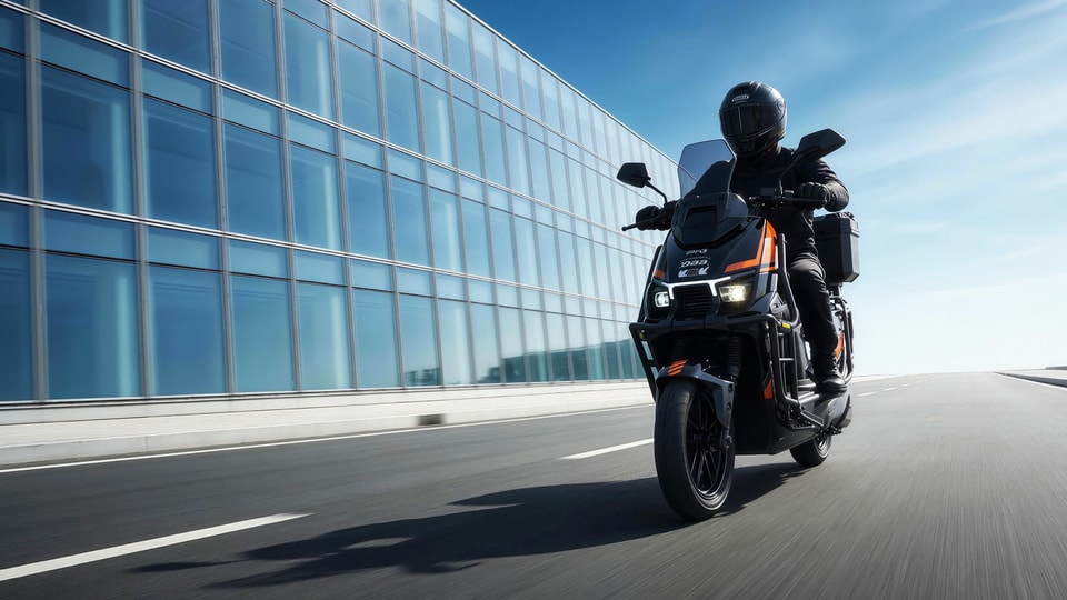 Electric motorcycle image 6