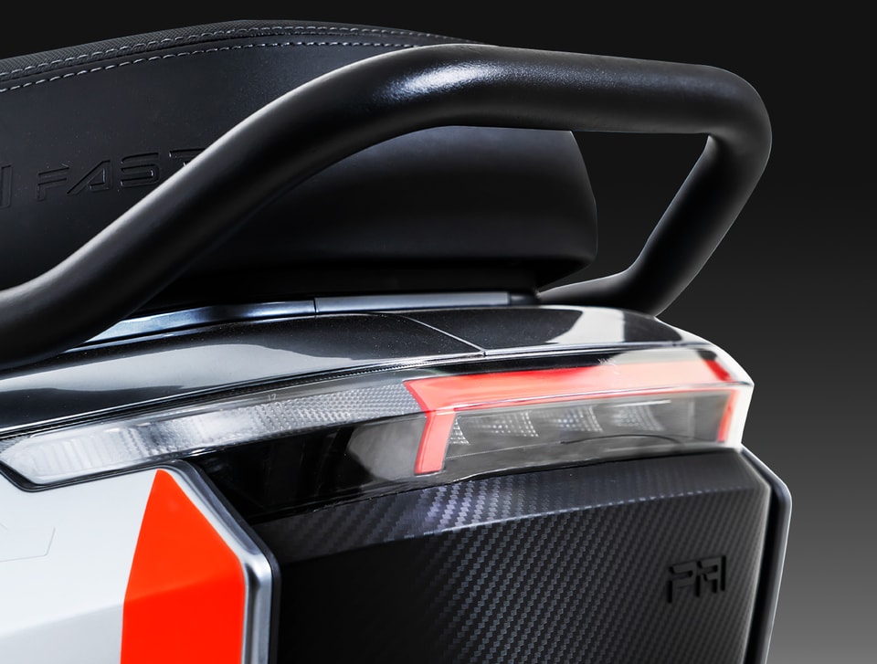 Electric motorcycle smart cockpit