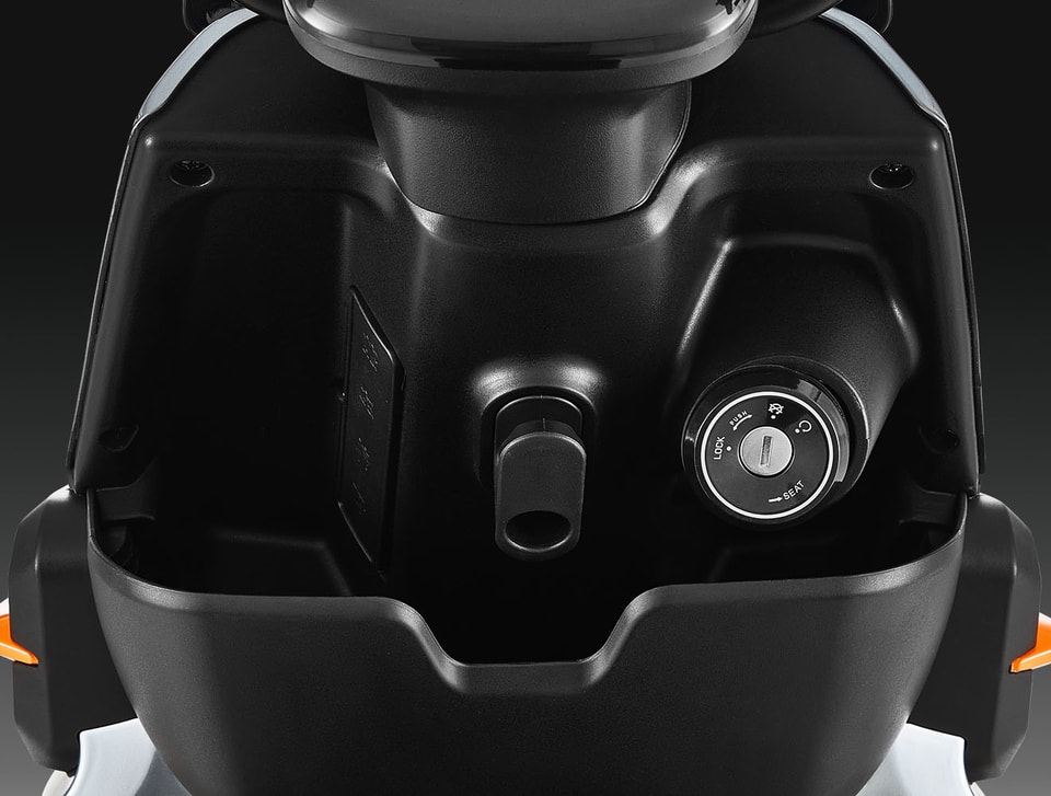 Electric motorcycle smart cockpit